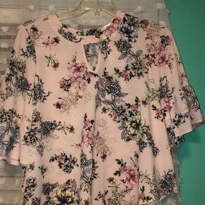 Cute baby pink floral shirt. lose fit sleeves